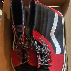 Vans Men's Black and Red Sneakers